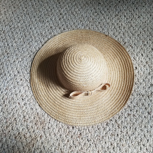 Made in Italy Accessories - Made in Italy stylish hat with a bow